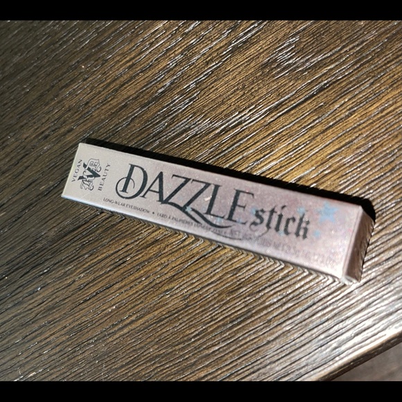 Random Makeup Bundle - Picture 2 of 6